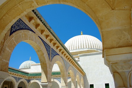 dezalb-tunisia-1545829_1280.jpg
